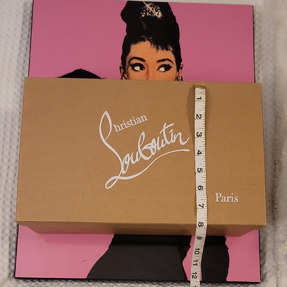 Christian Louboutin Brown Box with White Logo - Picture 3 of 6